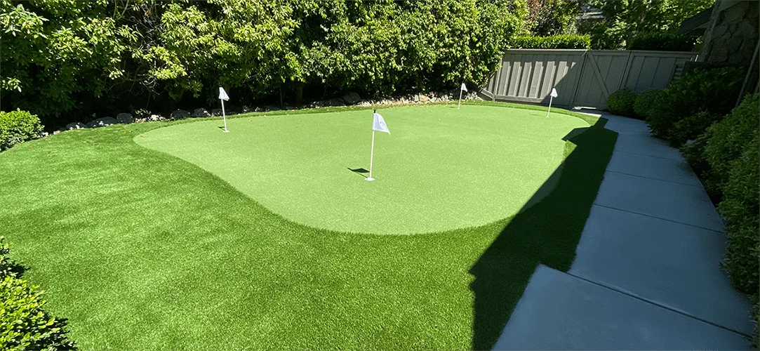 putting green artificial turf installation-min